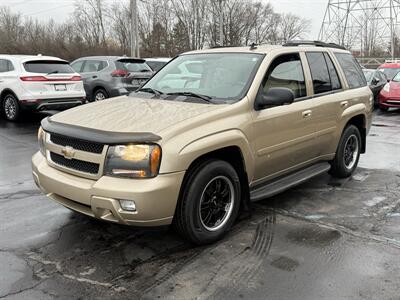 2006 Chevrolet Trailblazer LT 4WD  5.3L V8 - Photo 3 - Flushing, MI 48433
