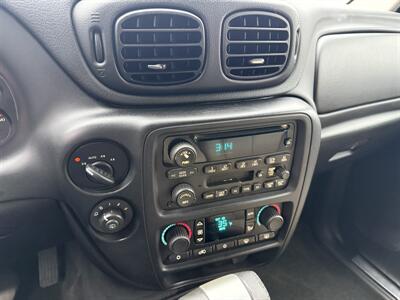 2006 Chevrolet Trailblazer LT 4WD  5.3L V8 - Photo 16 - Flushing, MI 48433
