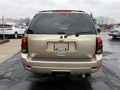 2006 Chevrolet Trailblazer LT 4WD  5.3L V8 - Photo 8 - Flushing, MI 48433
