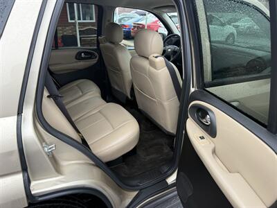 2006 Chevrolet Trailblazer LT 4WD  5.3L V8 - Photo 28 - Flushing, MI 48433