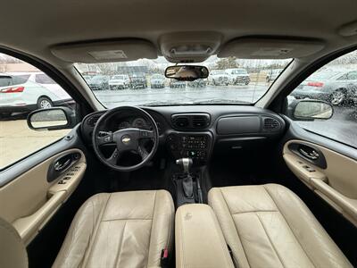 2006 Chevrolet Trailblazer LT 4WD  5.3L V8 - Photo 17 - Flushing, MI 48433