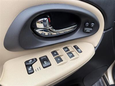 2006 Chevrolet Trailblazer LT 4WD  5.3L V8 - Photo 15 - Flushing, MI 48433