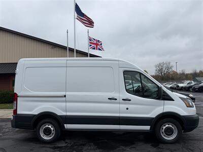 2017 Ford Transit 150 Medium Roof Cargo - Photo 4 - Flushing, MI 48433