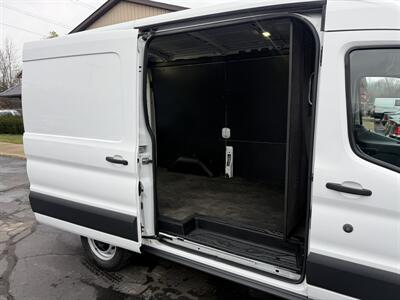 2017 Ford Transit 150 Medium Roof Cargo - Photo 24 - Flushing, MI 48433