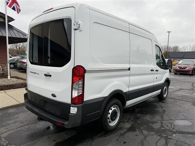2017 Ford Transit 150 Medium Roof Cargo - Photo 5 - Flushing, MI 48433