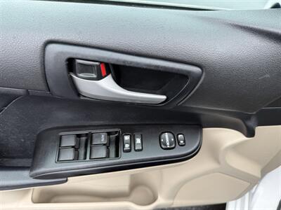 2012 Toyota Camry L   - Photo 13 - Flushing, MI 48433