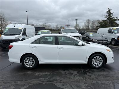 2012 Toyota Camry L   - Photo 4 - Flushing, MI 48433