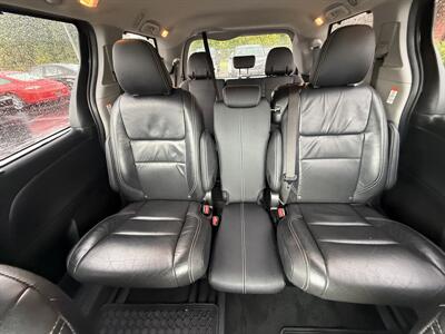 2017 Toyota Sienna SE 8-Passenger   - Photo 19 - Flushing, MI 48433