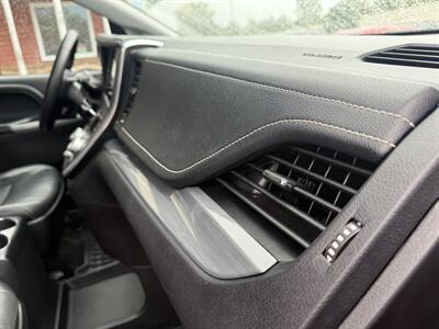 2017 Toyota Sienna SE 8-Passenger   - Photo 34 - Flushing, MI 48433