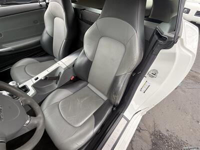 2006 Chrysler Crossfire Limited  6-Speed Manual - Photo 10 - Flushing, MI 48433