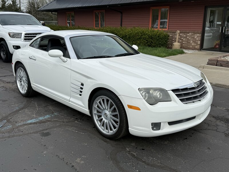2006 Chrysler Crossfire Limited  6-Speed Manual - Photo 1 - Flushing, MI 48433