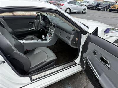 2006 Chrysler Crossfire Limited  6-Speed Manual - Photo 23 - Flushing, MI 48433