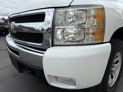 2011 Chevrolet Silverado 1500 LT Crew Cab  4X4 - Photo 33 - Flushing, MI 48433