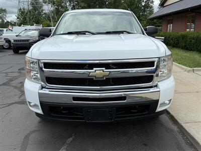 2011 Chevrolet Silverado 1500 LT Crew Cab  4X4 - Photo 2 - Flushing, MI 48433