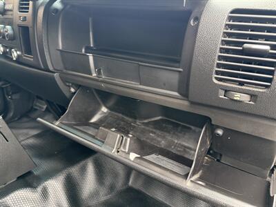 2011 Chevrolet Silverado 1500 LT Crew Cab  4X4 - Photo 30 - Flushing, MI 48433