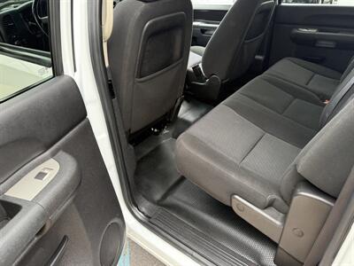 2011 Chevrolet Silverado 1500 LT Crew Cab  4X4 - Photo 19 - Flushing, MI 48433