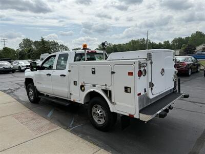 2015 Chevrolet Silverado 2500 HD 4WD  Service Body - Photo 6 - Flushing, MI 48433