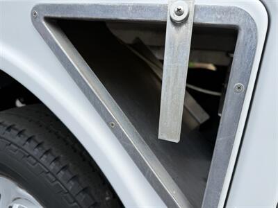 2015 Chevrolet Silverado 2500 HD 4WD  Service Body - Photo 32 - Flushing, MI 48433
