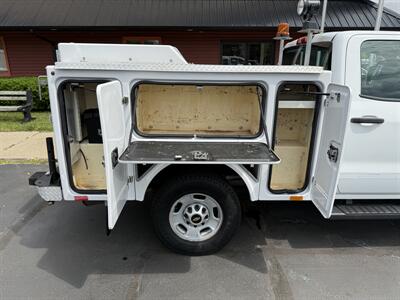 2015 Chevrolet Silverado 2500 HD 4WD  Service Body - Photo 30 - Flushing, MI 48433