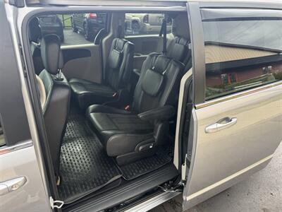 2019 Dodge Grand Caravan SXT   - Photo 17 - Flushing, MI 48433