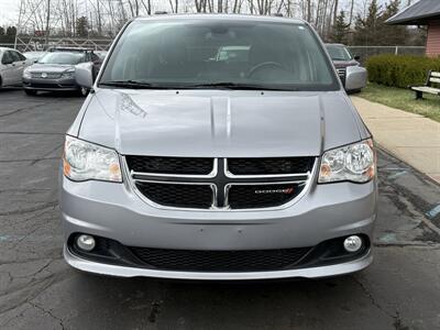 2019 Dodge Grand Caravan SXT   - Photo 2 - Flushing, MI 48433
