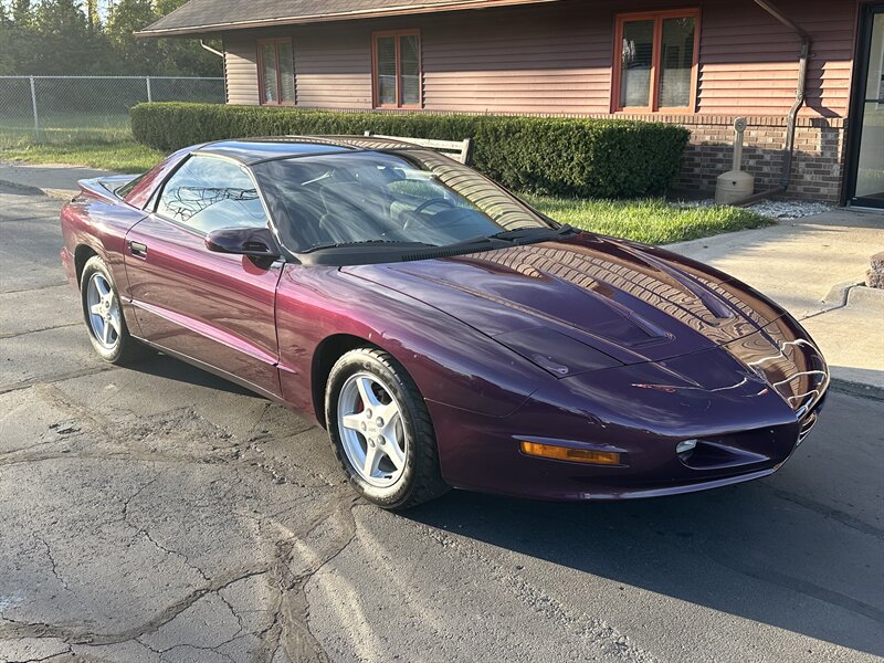 1995 Pontiac Firebird Formula  6-SPEED - Photo 1 - Flushing, MI 48433