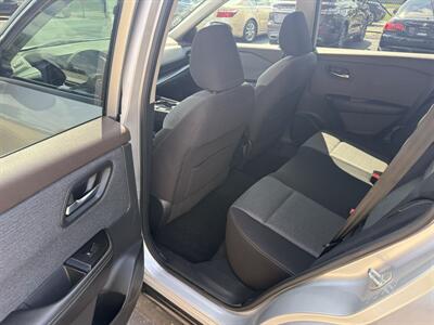 2022 Nissan Rogue SV  AWD - Photo 16 - Flushing, MI 48433