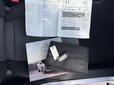 2022 Nissan Rogue SV  AWD - Photo 26 - Flushing, MI 48433