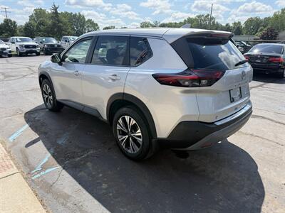 2022 Nissan Rogue SV  AWD - Photo 9 - Flushing, MI 48433