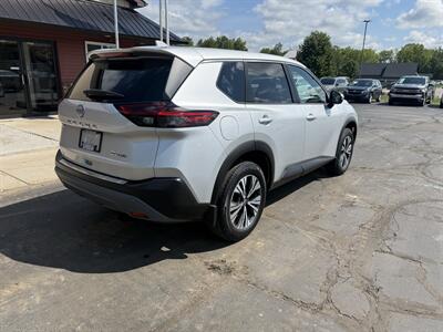 2022 Nissan Rogue SV  AWD - Photo 5 - Flushing, MI 48433