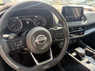 2022 Nissan Rogue SV  AWD - Photo 13 - Flushing, MI 48433