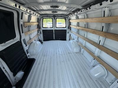 2015 GMC Savana 2500  Cargo Van - Photo 15 - Flushing, MI 48433