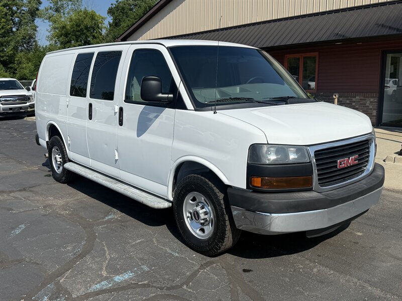 2015 GMC Savana 2500 Cargo Van - Photo 1 - Flushing, MI 48433