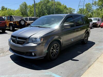 2016 Dodge Grand Caravan R/T - Photo 2 - Flushing, MI 48433