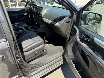 2016 Dodge Grand Caravan R/T - Photo 22 - Flushing, MI 48433