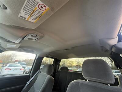 2004 Chevrolet Silverado 2500 HD LS 4dr Extended Cab 4X4 - Photo 22 - Flushing, MI 48433