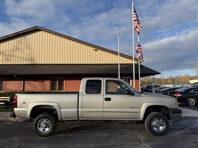 2004 Chevrolet Silverado 2500 HD LS 4dr Extended Cab 4X4 - Photo 5 - Flushing, MI 48433