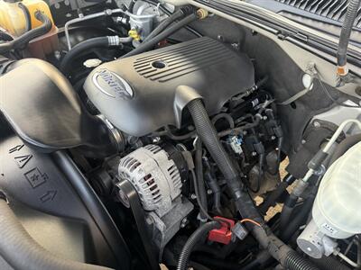 2004 Chevrolet Silverado 2500 HD LS 4dr Extended Cab 4X4 - Photo 60 - Flushing, MI 48433