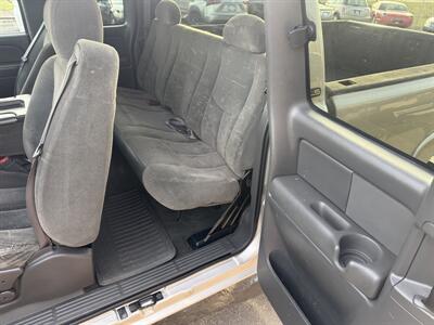 2004 Chevrolet Silverado 2500 HD LS 4dr Extended Cab 4X4 - Photo 26 - Flushing, MI 48433