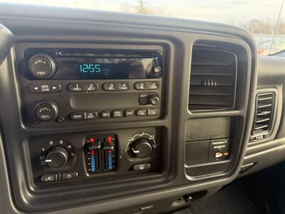 2004 Chevrolet Silverado 2500 HD LS 4dr Extended Cab 4X4 - Photo 18 - Flushing, MI 48433