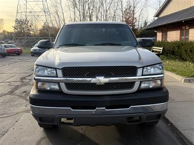 2004 Chevrolet Silverado 2500 HD LS 4dr Extended Cab 4X4 - Photo 2 - Flushing, MI 48433