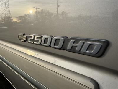 2004 Chevrolet Silverado 2500 HD LS 4dr Extended Cab 4X4 - Photo 42 - Flushing, MI 48433