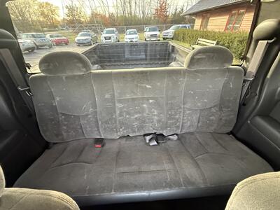 2004 Chevrolet Silverado 2500 HD LS 4dr Extended Cab 4X4 - Photo 17 - Flushing, MI 48433