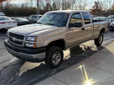 2004 Chevrolet Silverado 2500 HD LS 4dr Extended Cab 4X4 - Photo 4 - Flushing, MI 48433