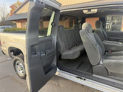 2004 Chevrolet Silverado 2500 HD LS 4dr Extended Cab 4X4 - Photo 36 - Flushing, MI 48433