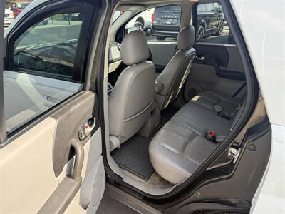 2004 Saturn Vue V6 AWD   - Photo 17 - Flushing, MI 48433