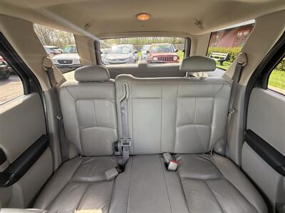 2004 Saturn Vue V6 AWD   - Photo 11 - Flushing, MI 48433