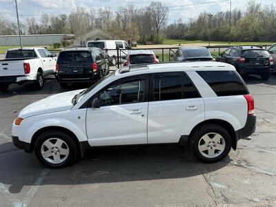 2004 Saturn Vue V6 AWD   - Photo 8 - Flushing, MI 48433