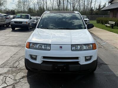 2004 Saturn Vue V6 AWD   - Photo 2 - Flushing, MI 48433