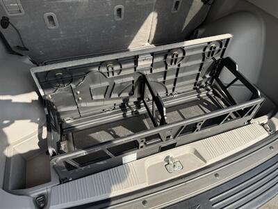 2004 Saturn Vue V6 AWD   - Photo 20 - Flushing, MI 48433